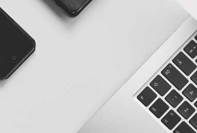 沙巴体育官网-这是真爱！球迷坐着轮椅见戈登，戈登签名后给他送上鼓励