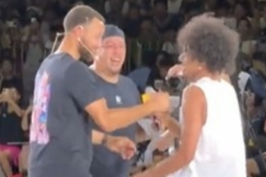 沙巴体育-中国U19男篮小将朱正晒与库里参与活动的视频：还是感觉梦里一样