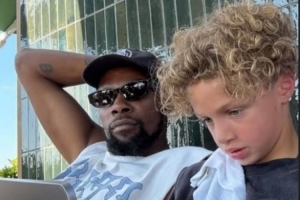 美媒调侃杜兰特与Drake儿子玩平板 ：孩子你在帮KD校对推文？