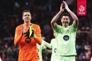 什琴斯尼、莱万问鼎国王杯，波兰队官方社媒晒海报祝贺