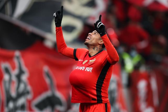 【中超】古斯塔沃梅开二度茹萨破门 海港3比1新鹏城