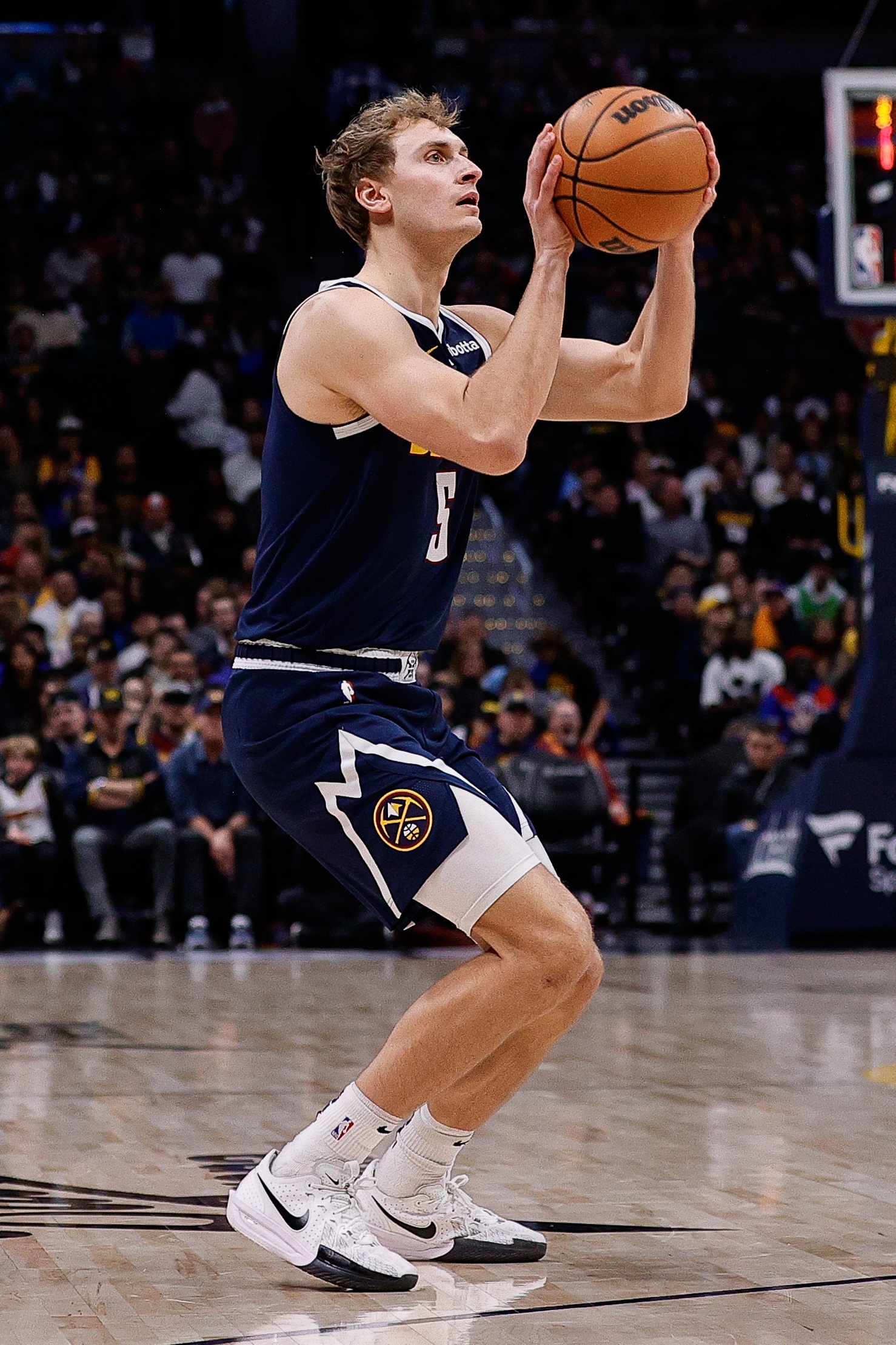 沙巴体育官方网站-Shams：掘金将泰森与32年次轮签送至篮网 换回今年的次轮签