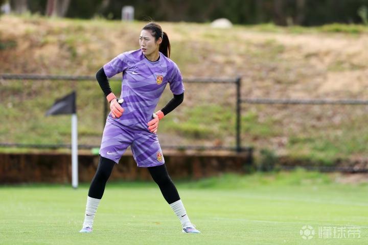 沙巴体育-北青：彭诗梦大概率首发出战澳大利亚；女足需提防主场哨